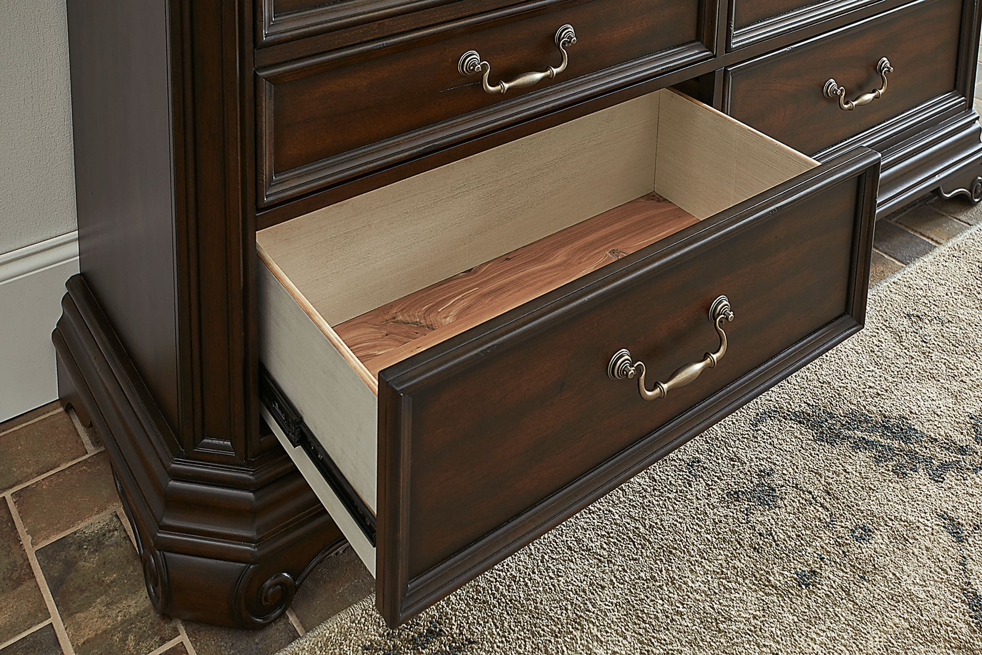 Oakmont Brown Cherry 7 Pc King Bedroom - Image 7
