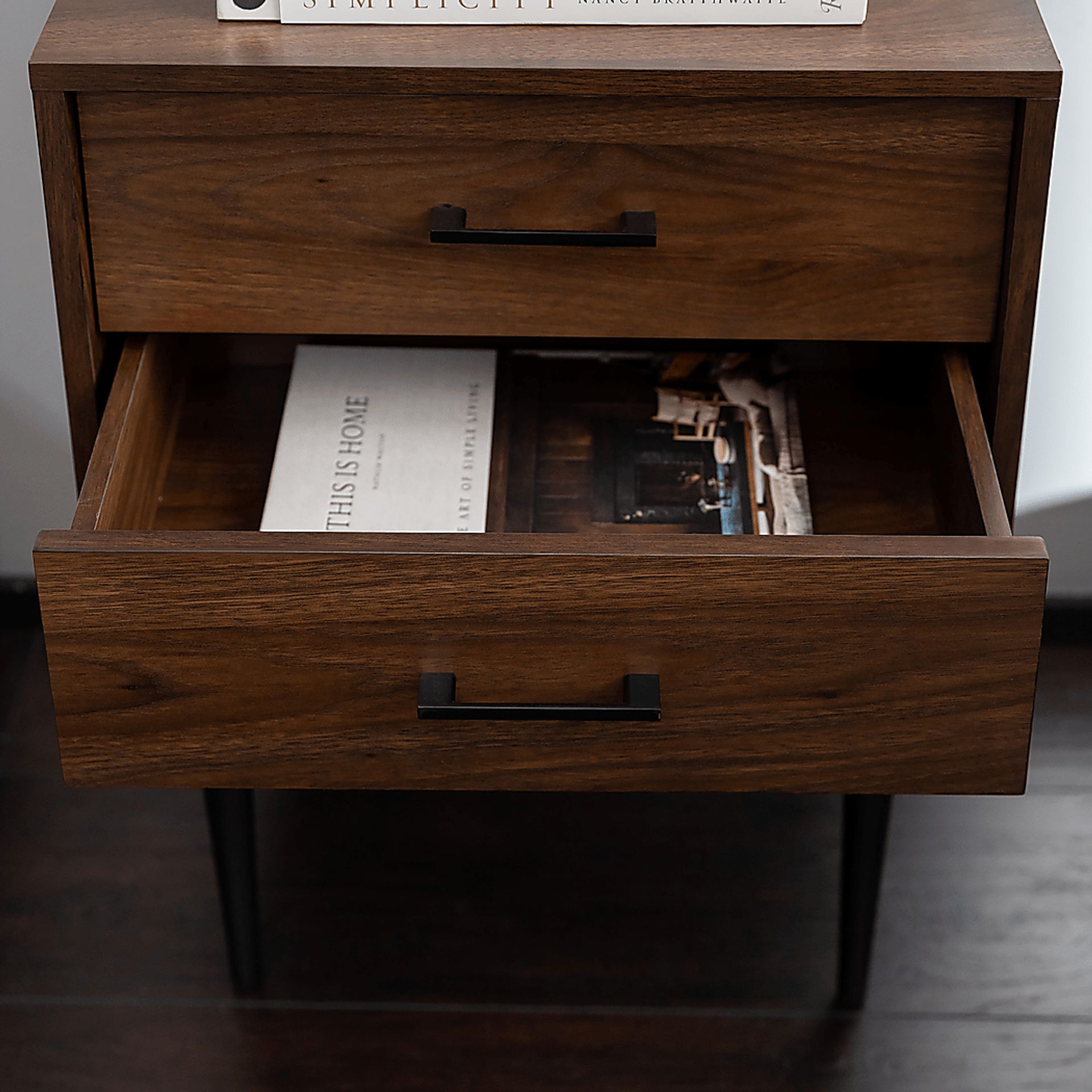 Oaks Cove Brown End Table - Image 5