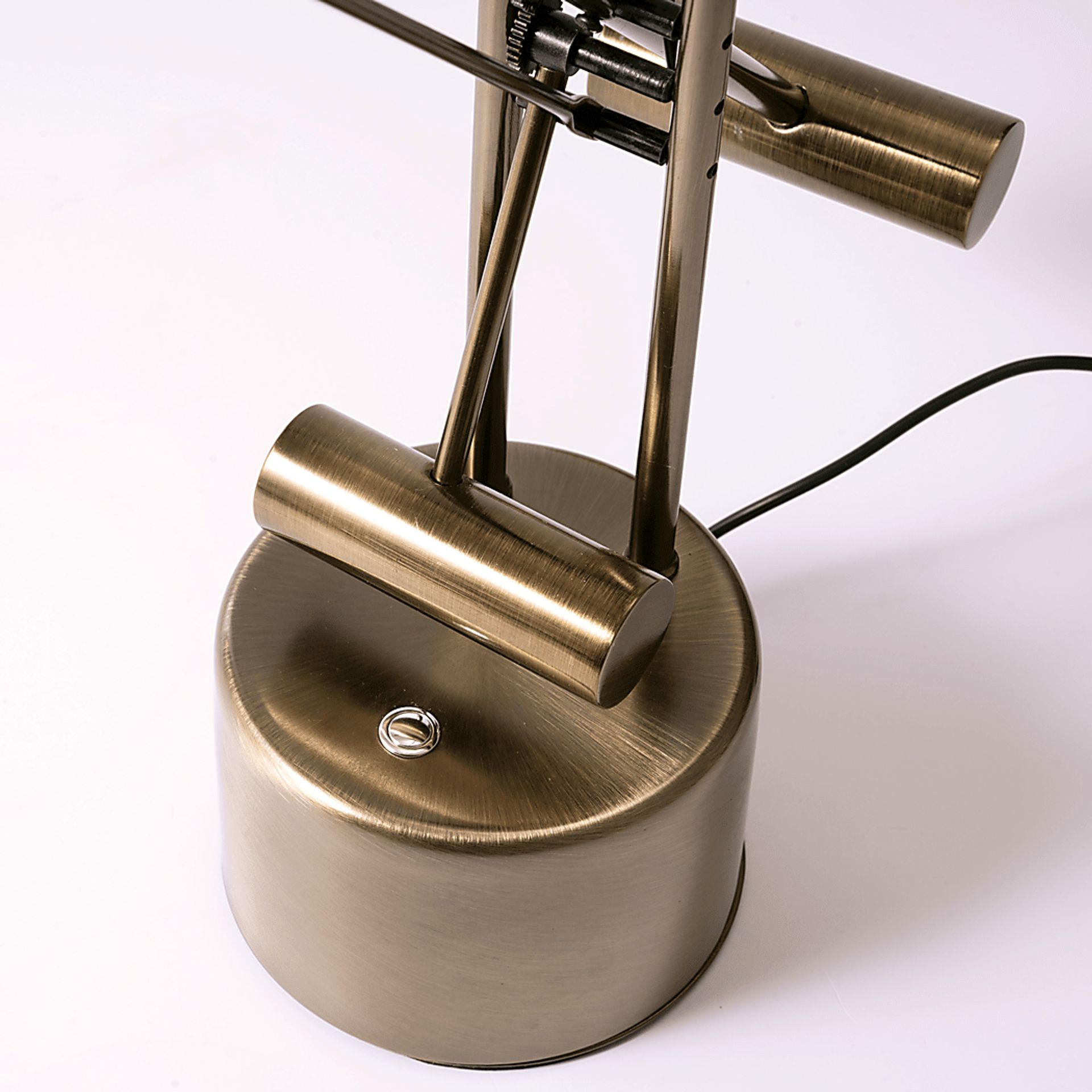 Oconee Summit Brass Lamp - Image 3