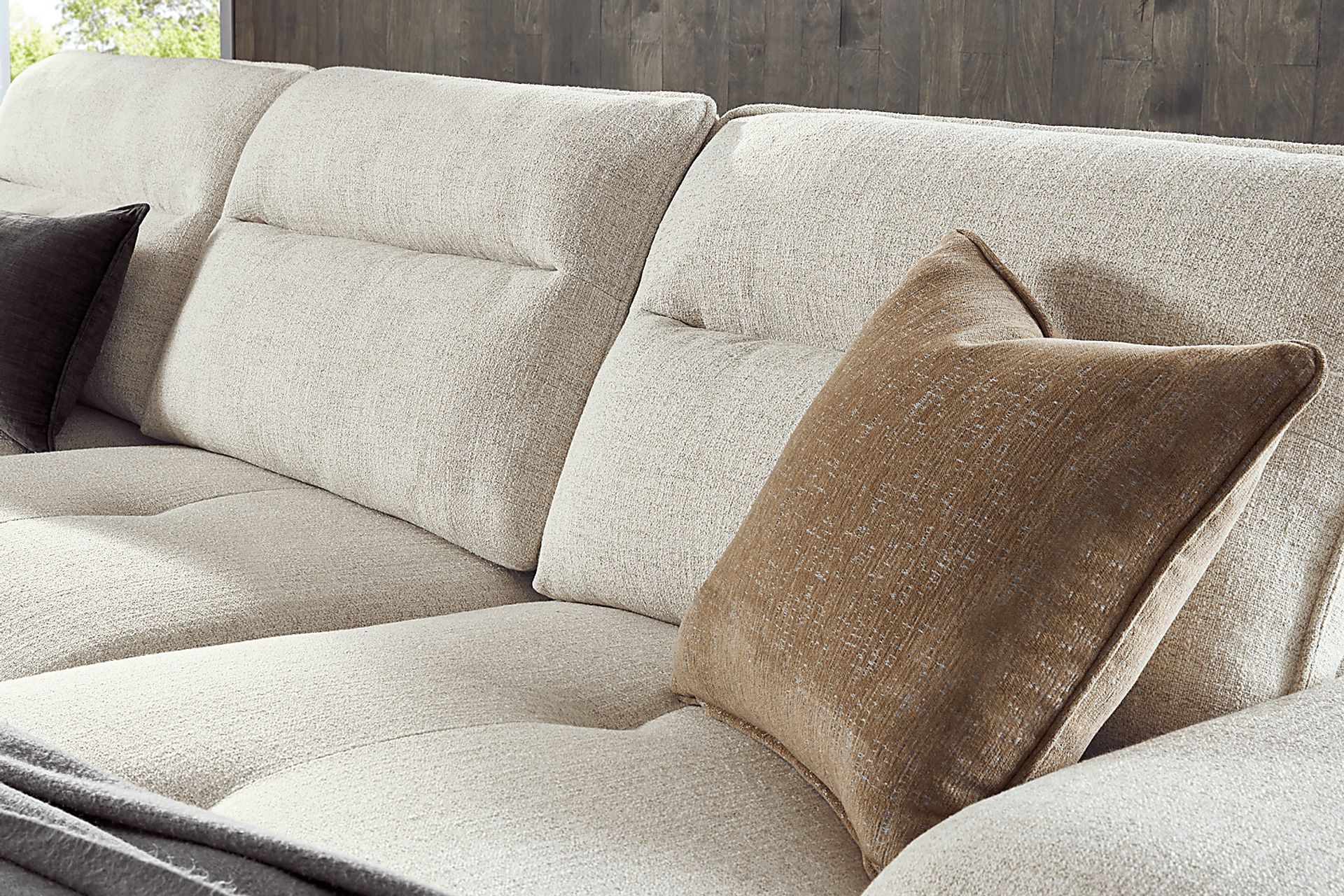 Olympia Linen 7 Pc Sectional with Audio - Image 8