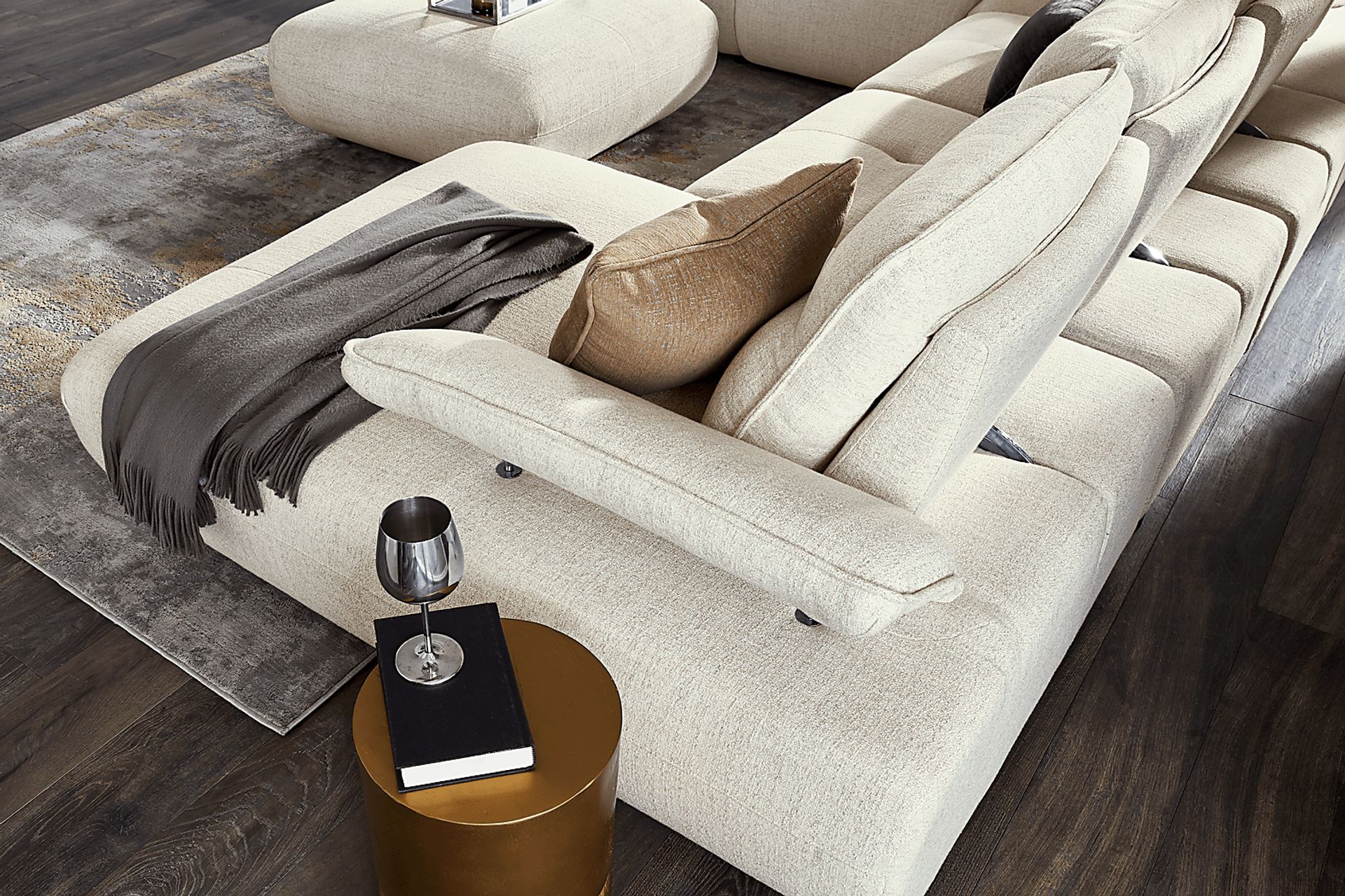 Olympia Linen 7 Pc Sectional with Audio - Image 10