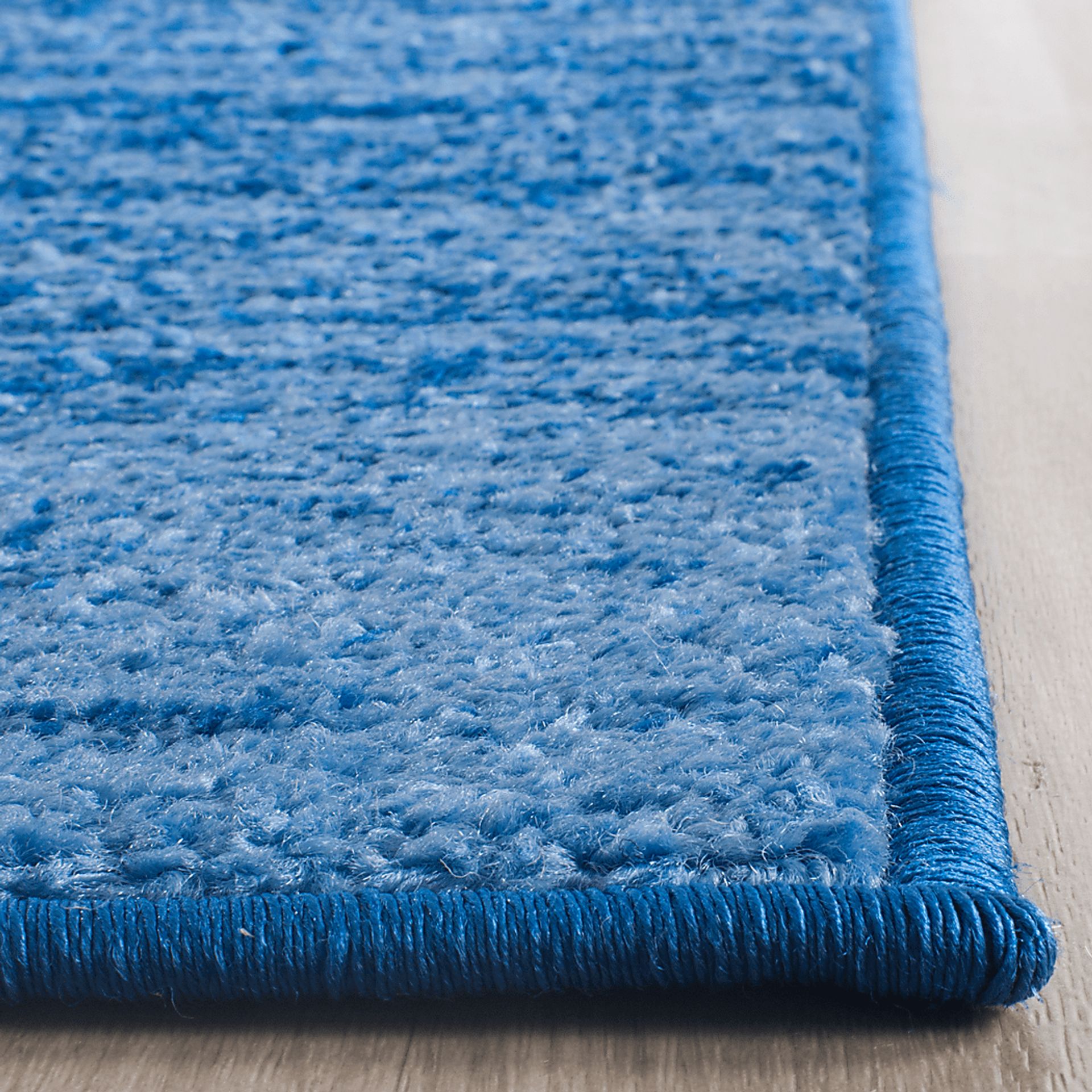 Omeir Blue Rug | Rooms to Go