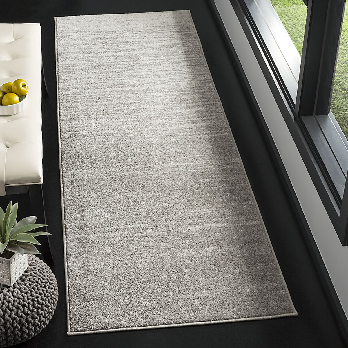 Omeir Light Gray Rug | Rooms to Go