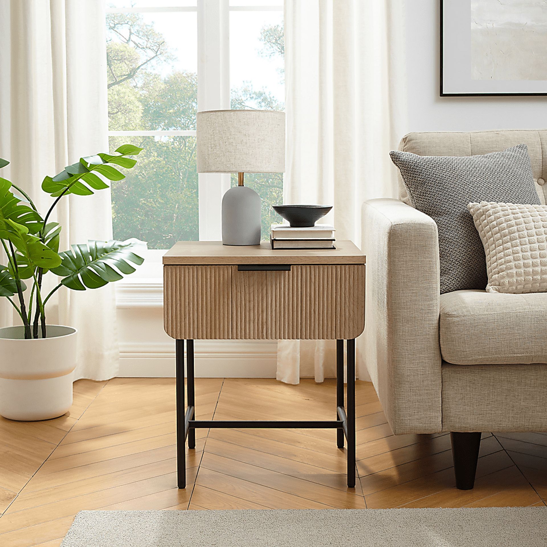 Omerea Oak End Table - Image 2