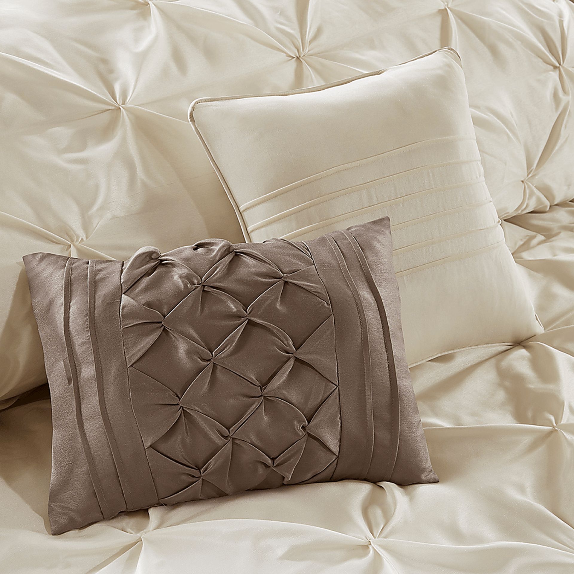 Opelusas Ivory 24 Pc King Bedding Set - Image 5