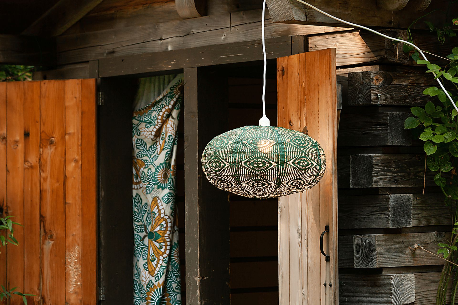Orien Cave Outdoor Green Solar Lantern - Image 12