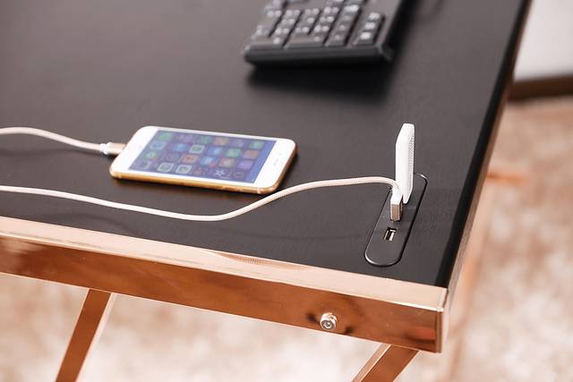 Orion Black Desk - Thumbnail - Image 2