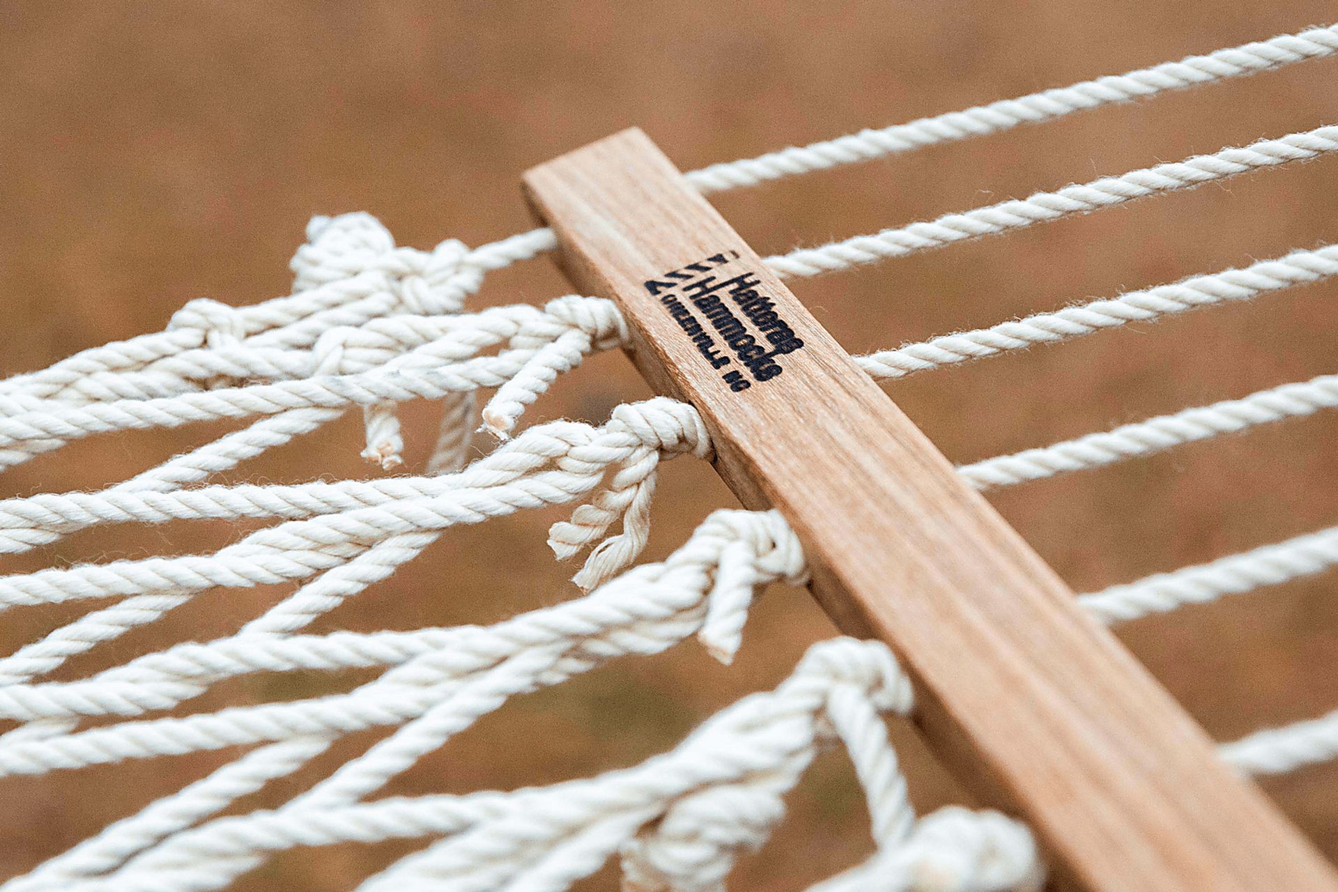 Outdoor Lusca White Hammock & Stand Set - Image 6
