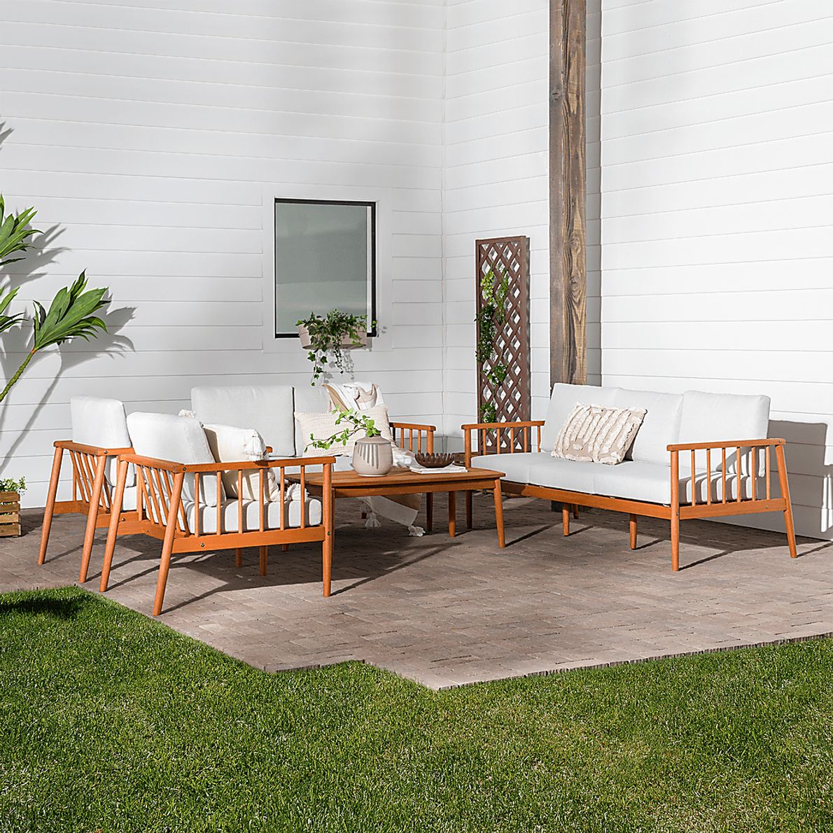 Outdoor Shellrich Coast Brown 5pc Chat Set
