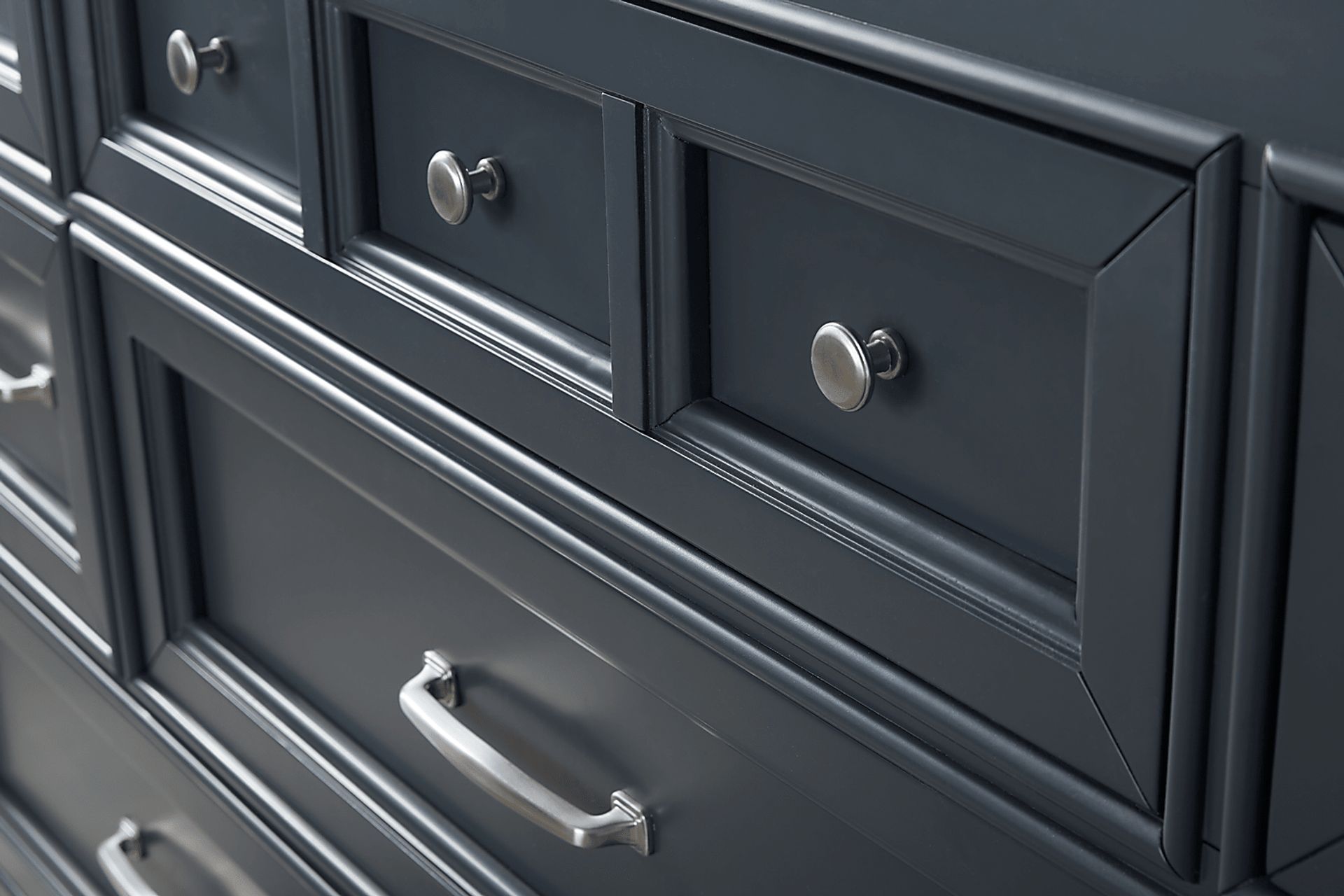 Owings Mill Graphite 7 Pc Queen Panel Bedroom - Image 13