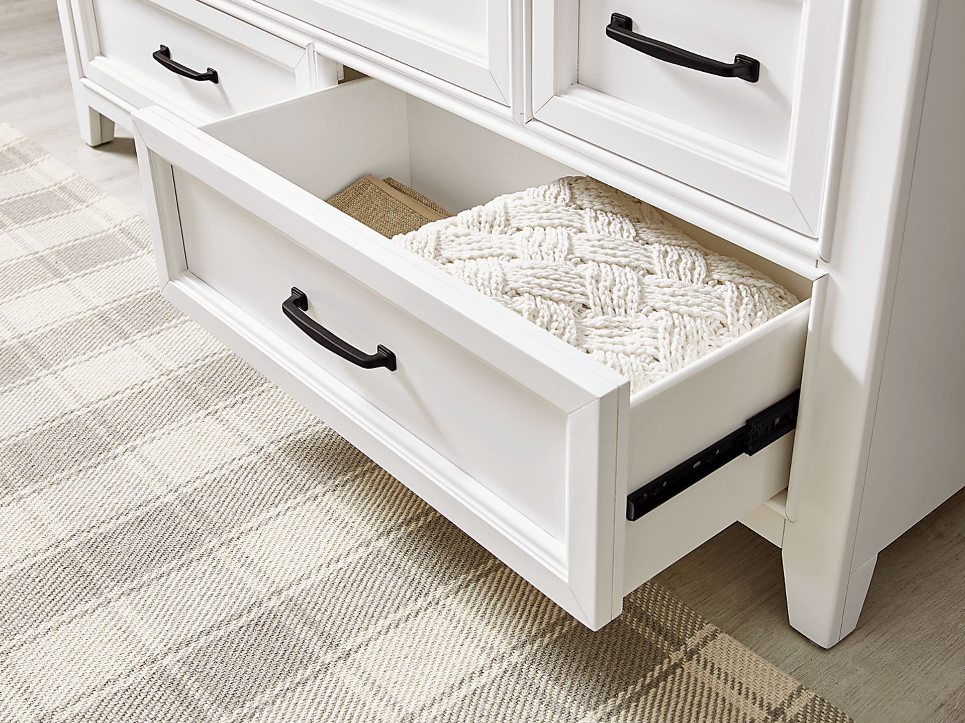 Owings Mill White 5 Pc Queen Storage Bedroom - Image 12