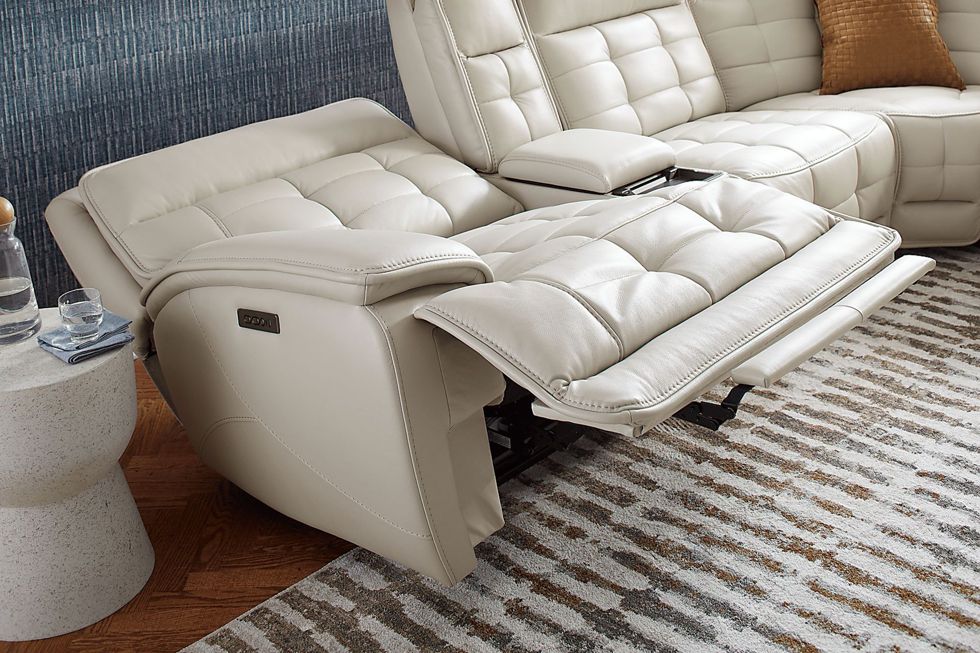 Pacific Heights Light Gray Leather 6 Pc Dual Power Reclining Sectional - Image 8