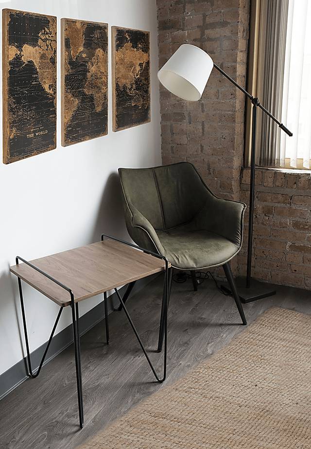 Pages Boulevard Black Floor Lamp - Thumbnail - Image 9
