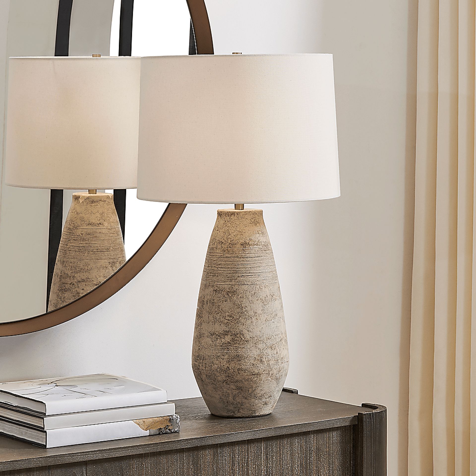 Paida Beige Lamp - Image 2