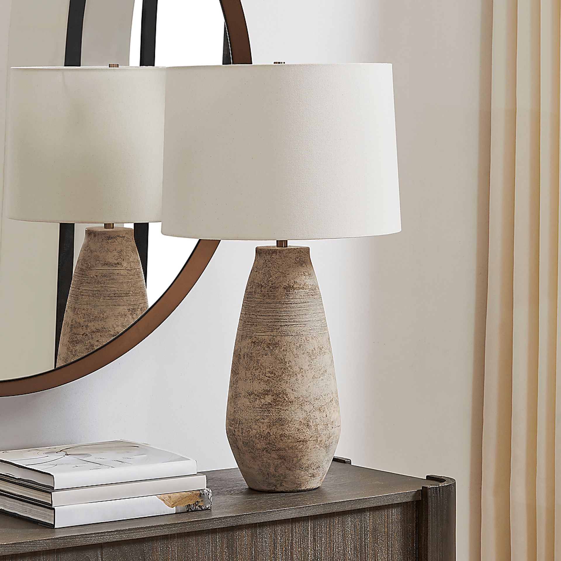 Paida Beige Lamp - Image 3