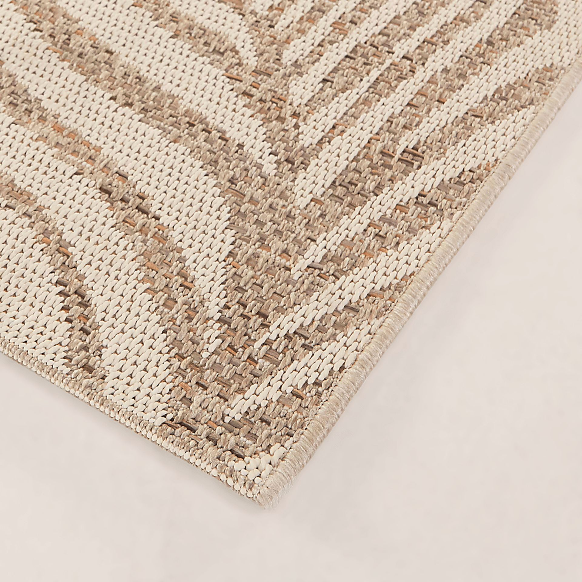 Palmetto Tan 5'3 x 7' Indoor/Outdoor Rug - Image 3