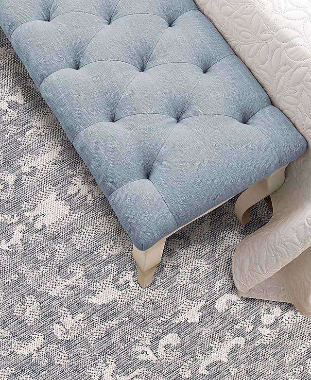 Pamelia Blue 7'10 x 10'10 Rug - Thumbnail - Image 3