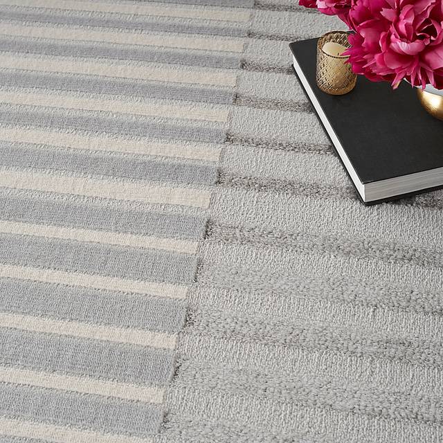 Paphi Silver/Gray 9' x 12' Rug - Thumbnail - Image 4