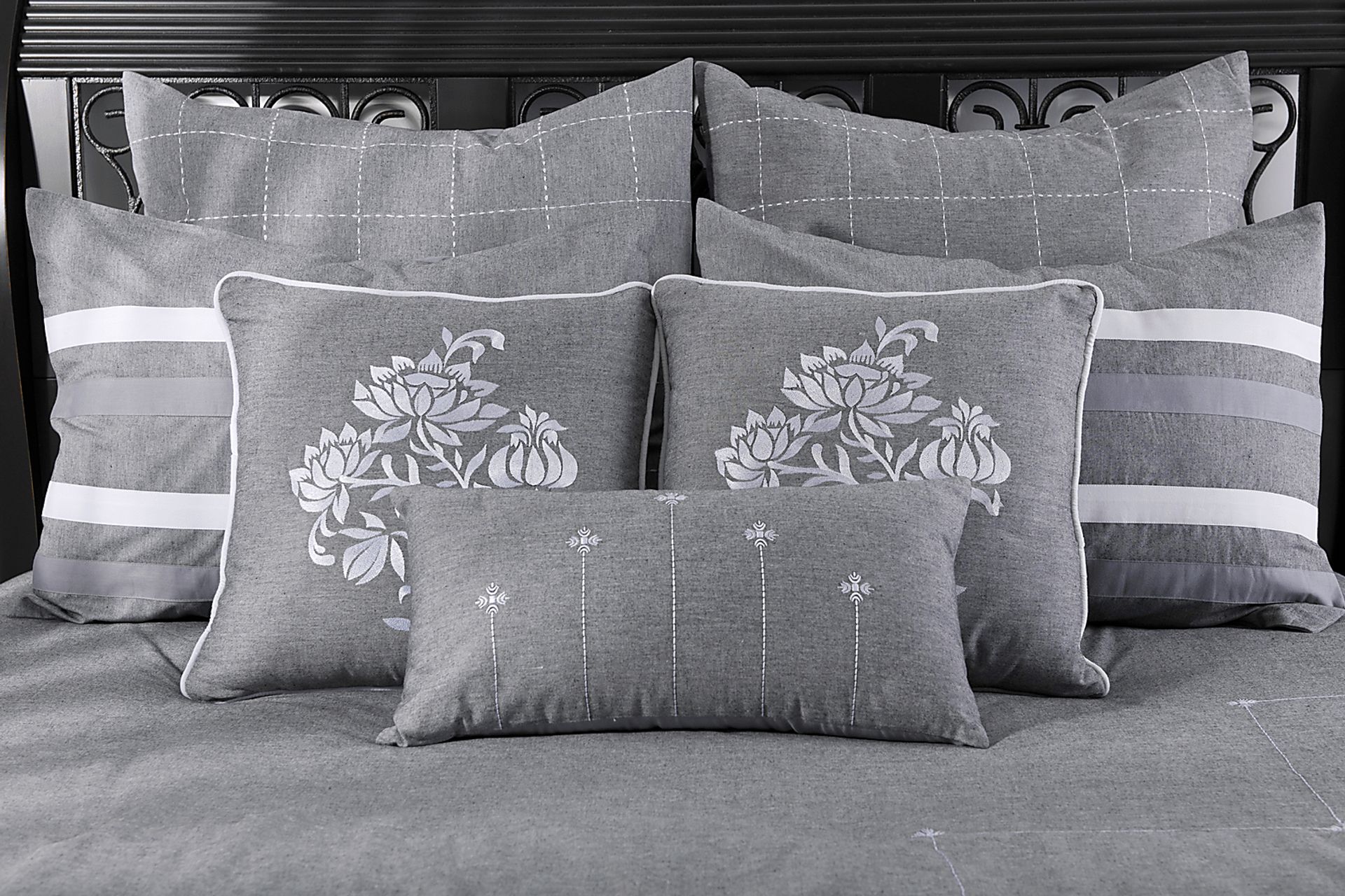 Paris 8 Pc Queen Duvet Set - Image 1