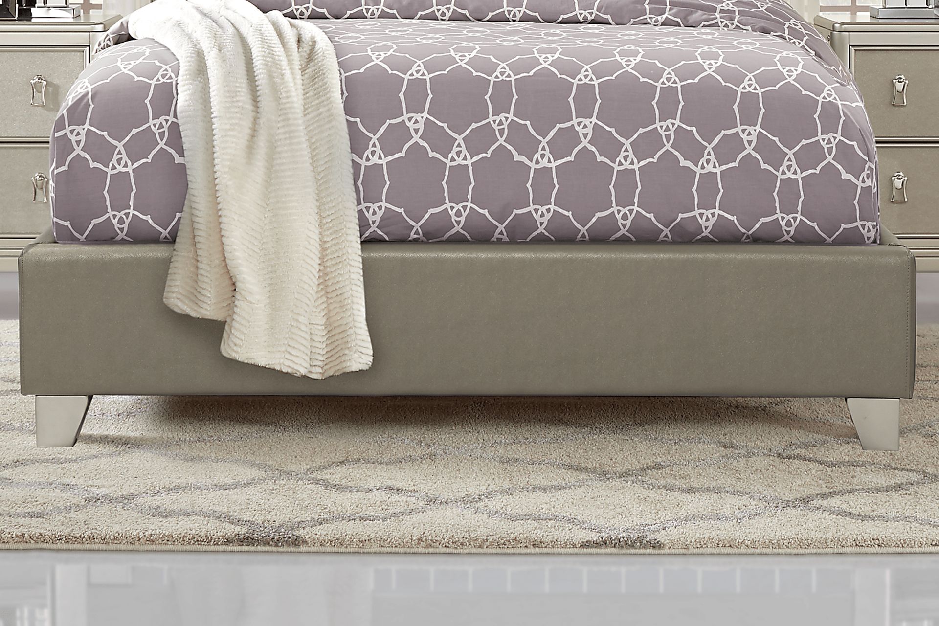 Paris Silver 5 Pc King Upholstered Bedroom - Image 4