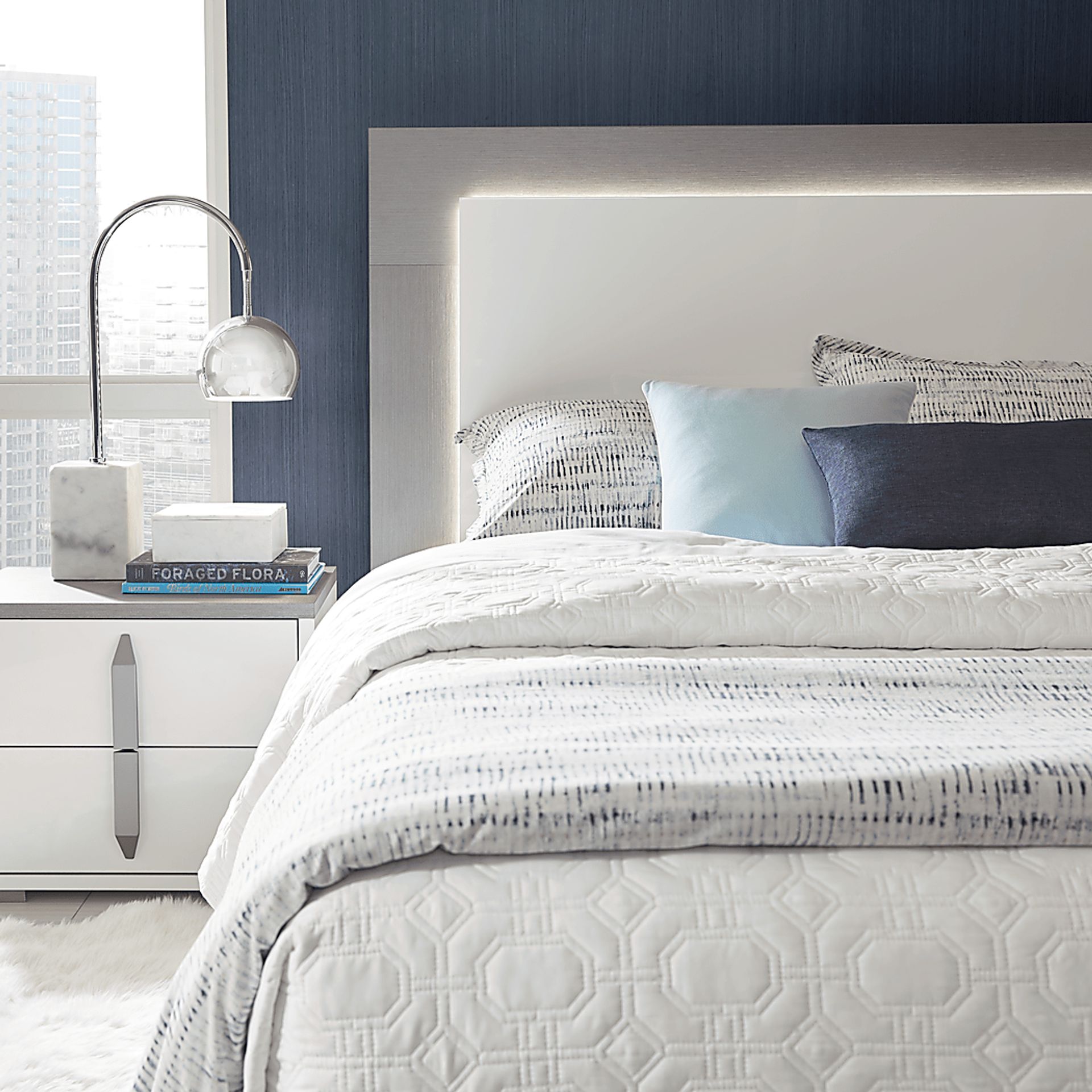 Park Slope White 5 Pc King Panel Bedroom - Image 4