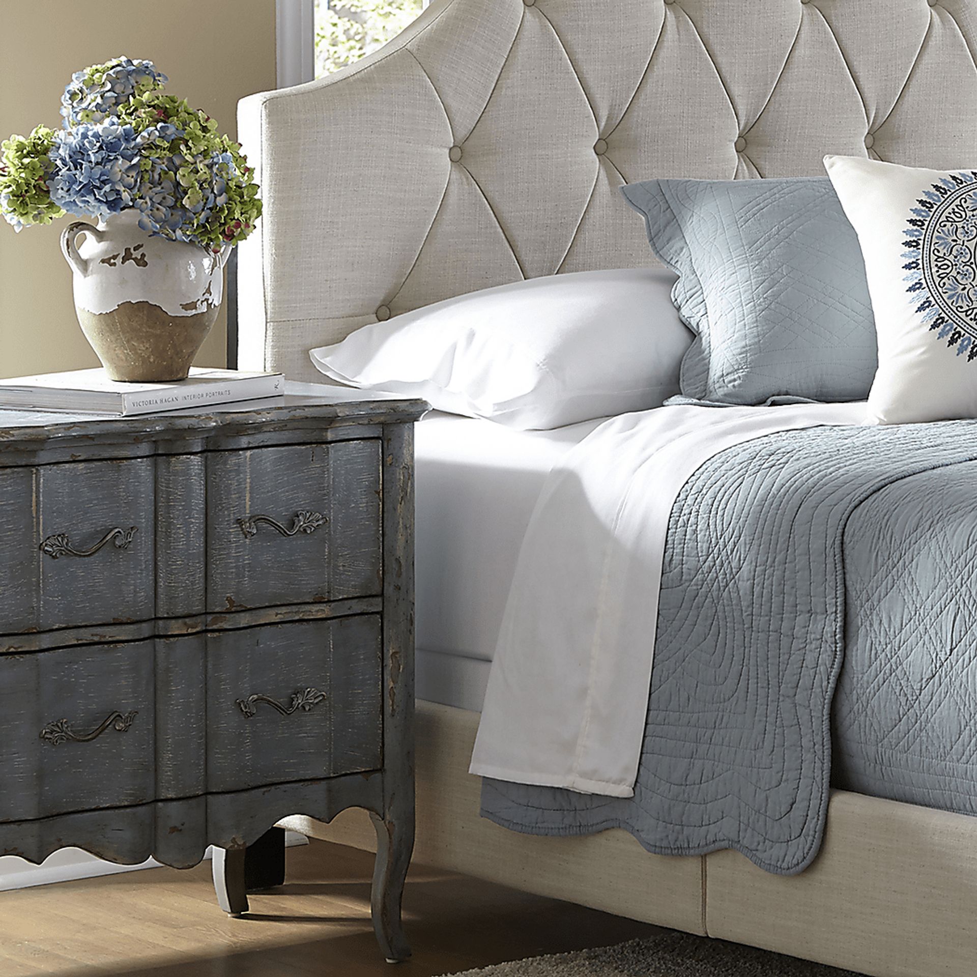 Penina Beige King Upholstered Bed - Image 5