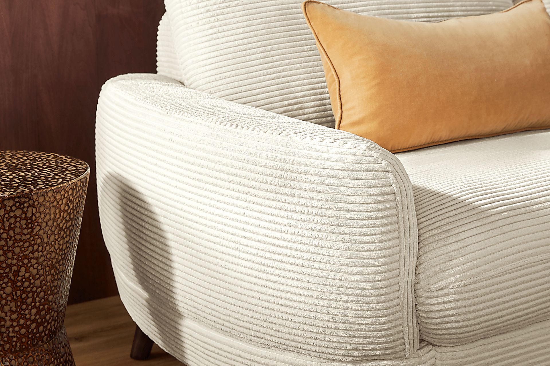 Penn Station Cream Loveseat - Image 3