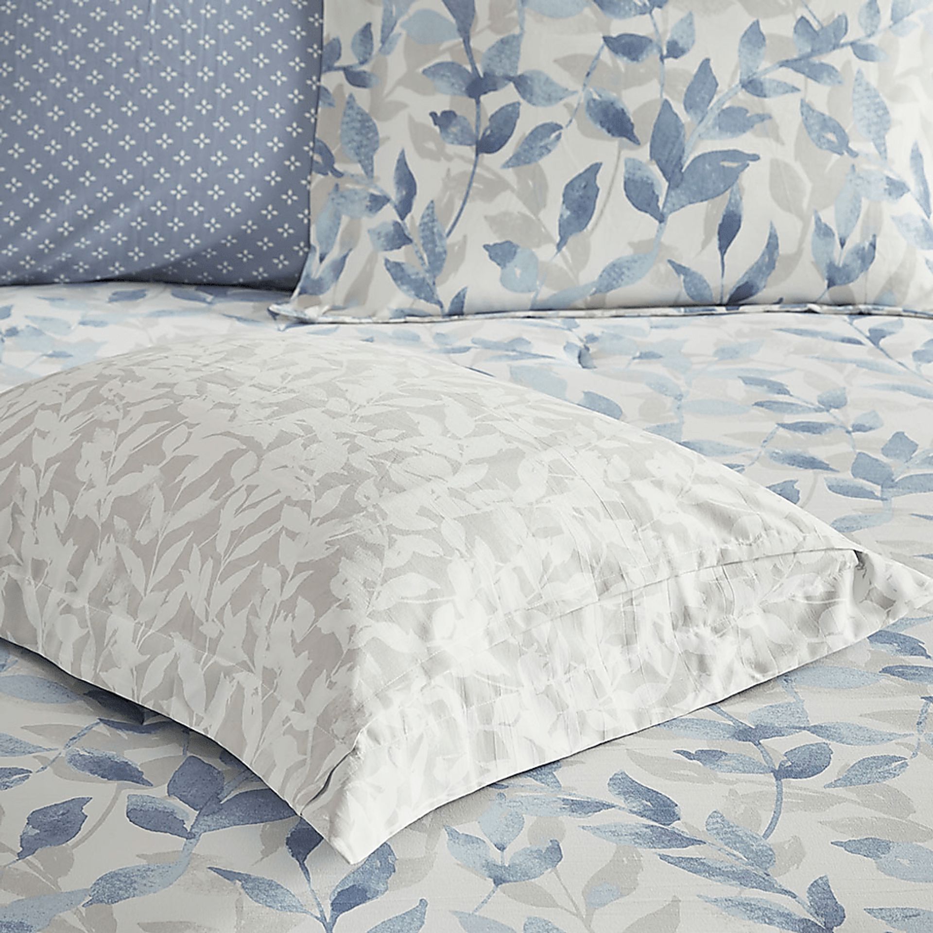 Picayne Blue 8 Pc Full Comforter Set - Image 7