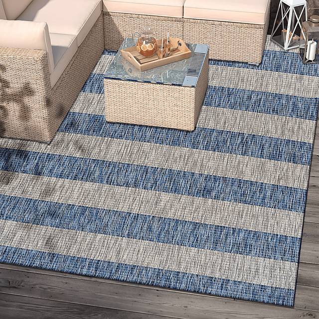Picrane Navy/Gray 5' x 7' Indoor/Outdoor Rug - Thumbnail - Image 2