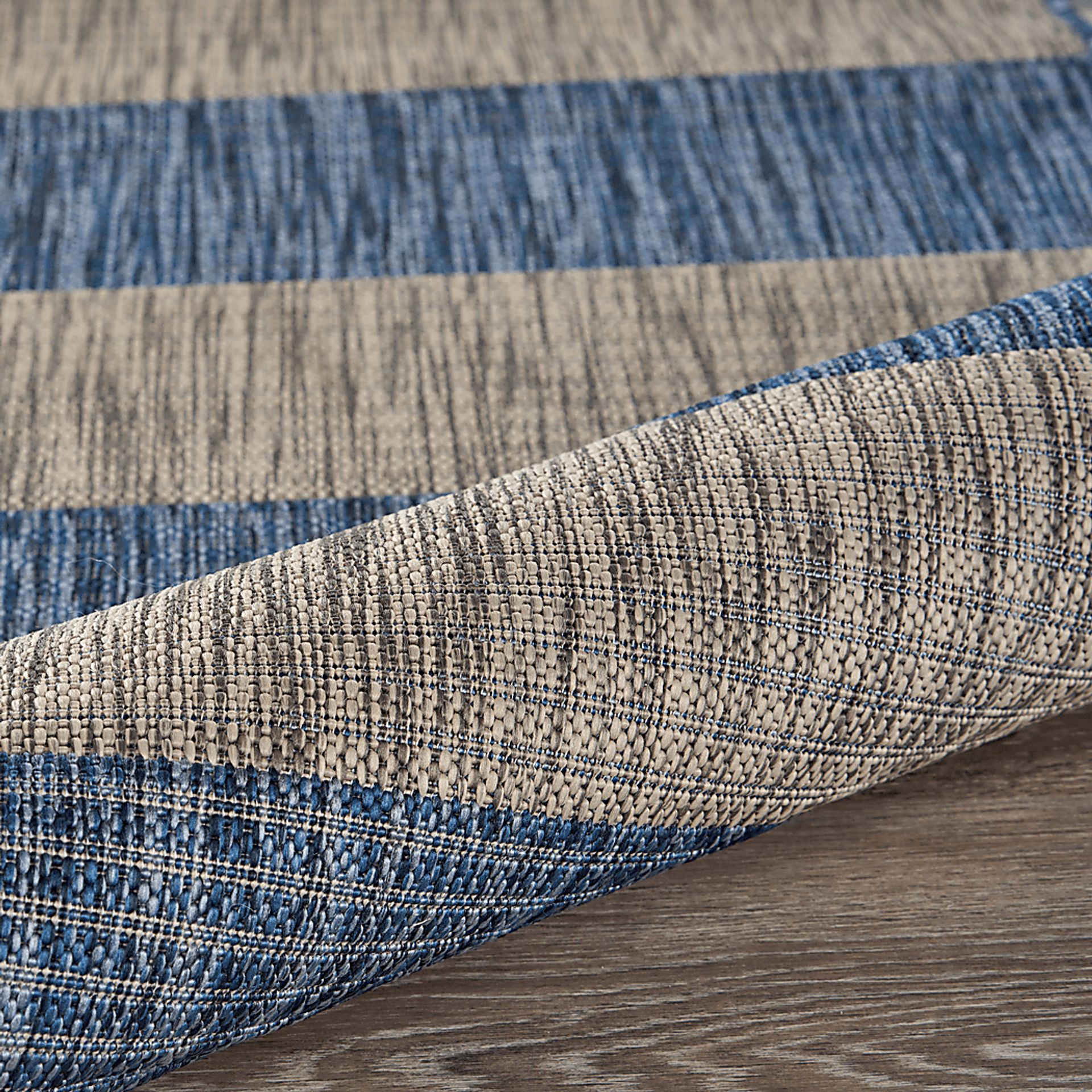Picrane Navy/Gray 5' x 7' Indoor/Outdoor Rug - Image 5