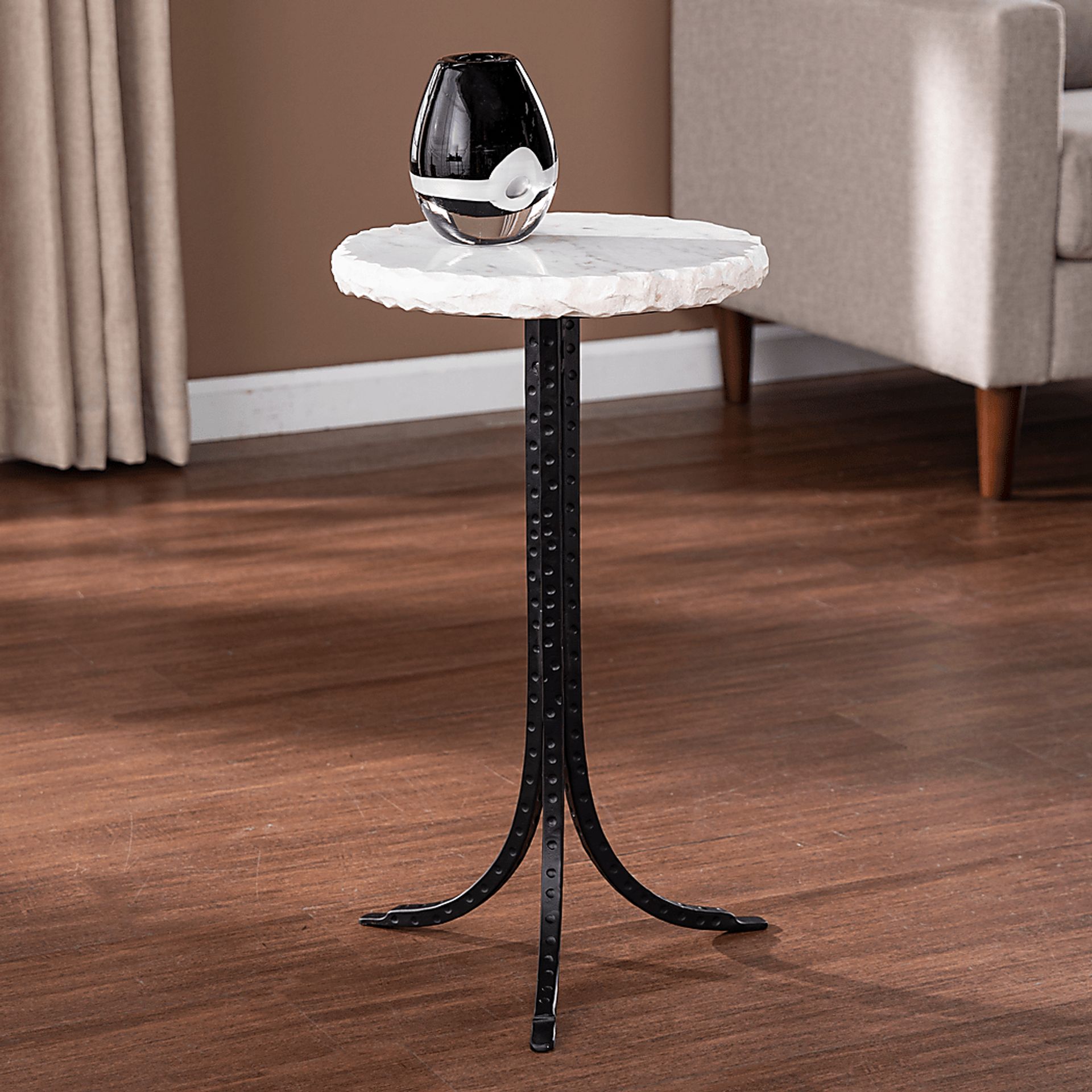 Pimpernel White End Table - Image 4