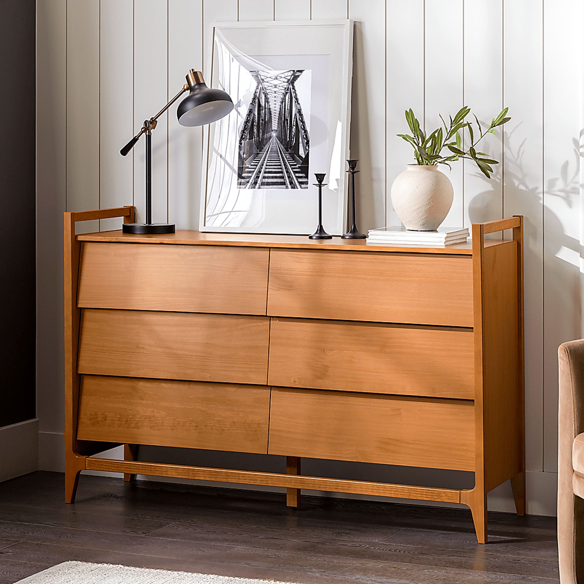 Pineholde Caramel Dresser - Image 5