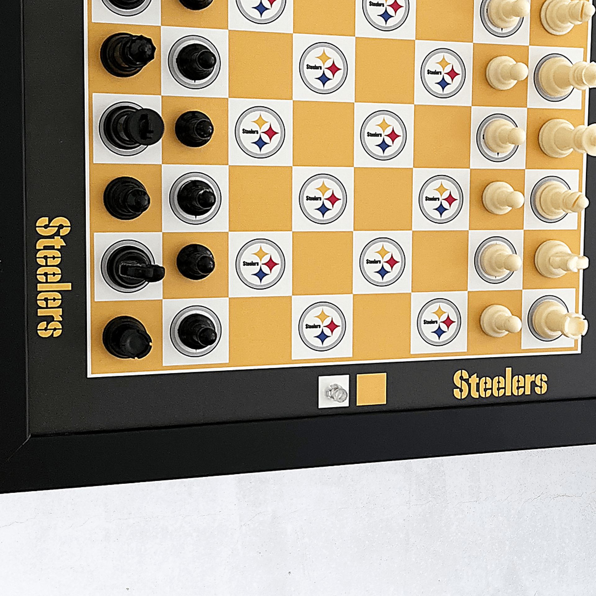 Pittsburgh Steelers Wall Chess Set - Image 4