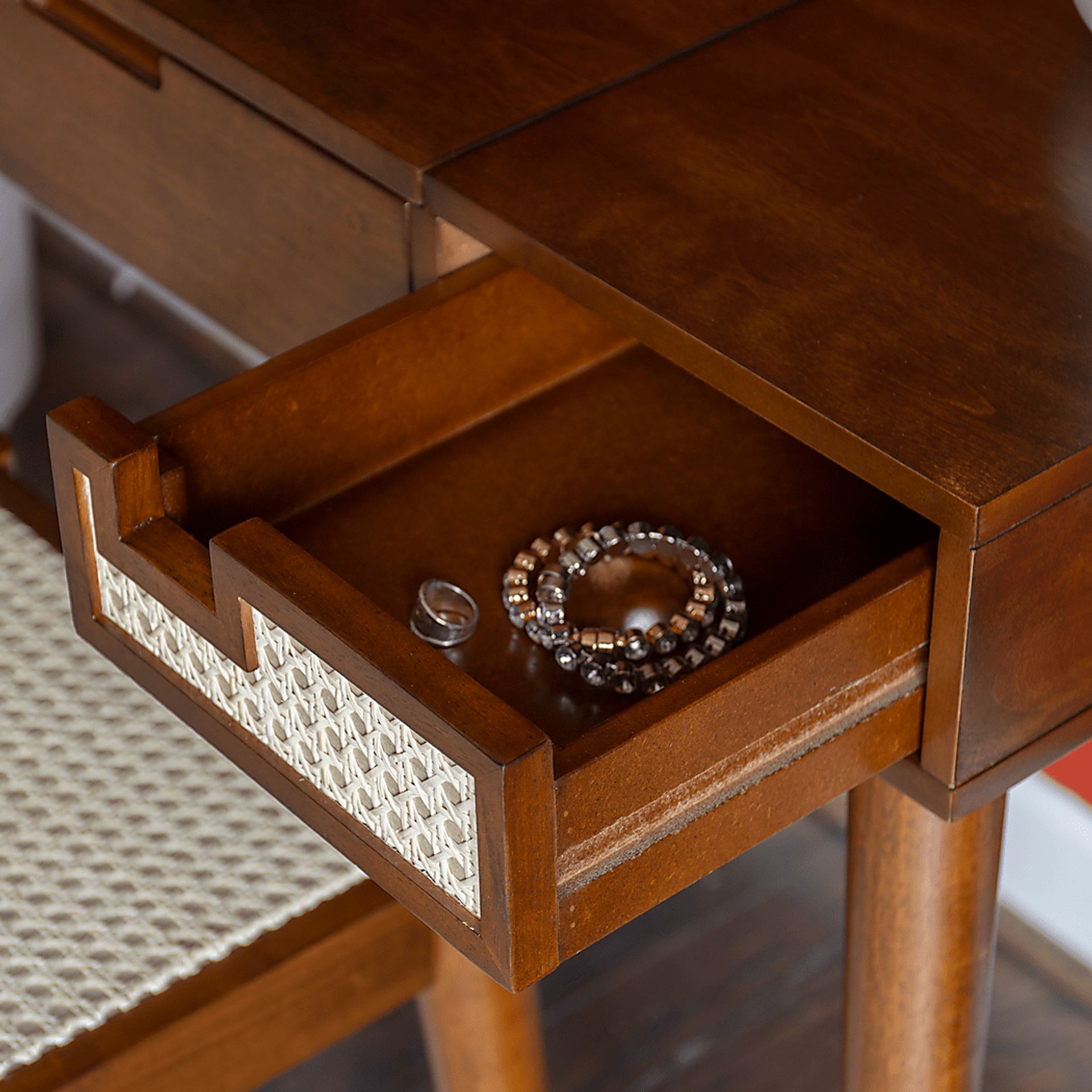 Portsher Walnut Vanity Set - Image 24