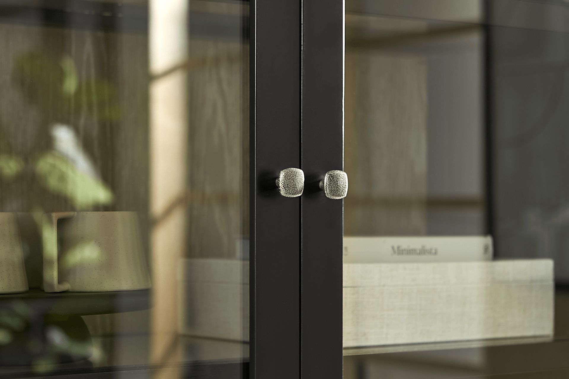 Portsmouth Black China Cabinet - Image 5