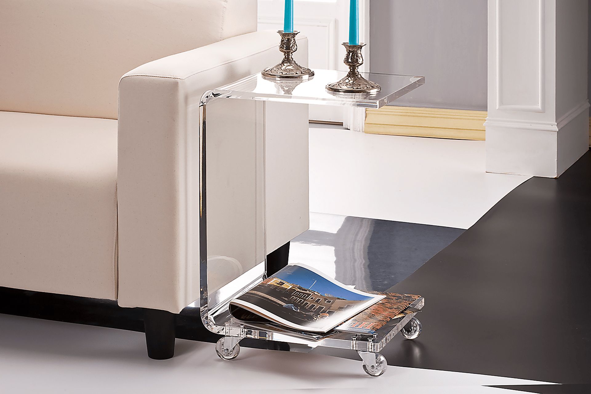 Praigla Clear Accent Table - Image 3