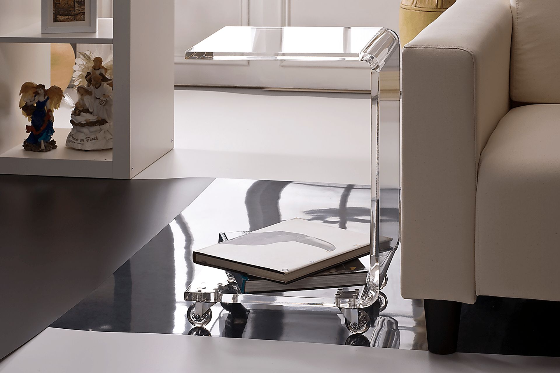 Praigla Clear Accent Table - Image 4