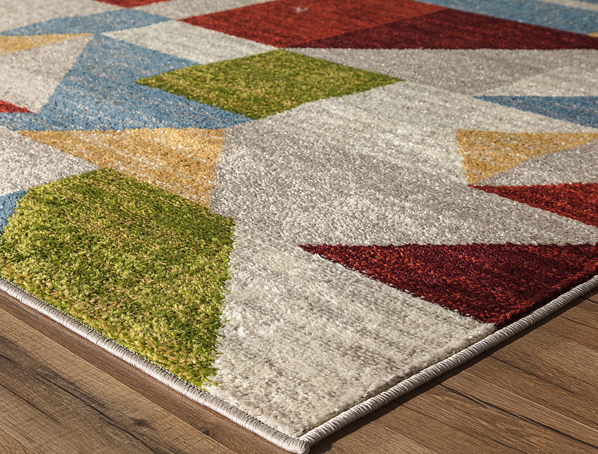 Praveera Rust Red Rug | Rooms to Go