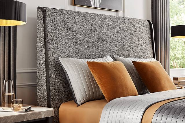 Preston Heights Gray 3 Pc Queen Upholstered Bed - Thumbnail - Image 3