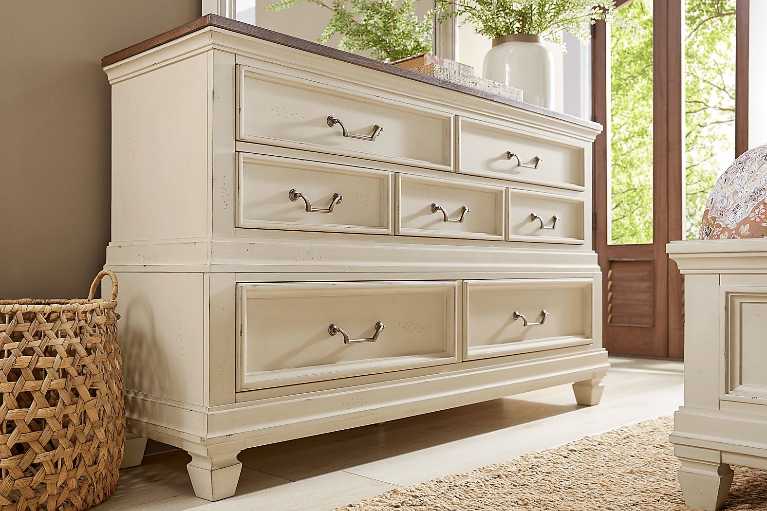 Provence White 7 Pc Queen Panel Bedroom - Thumbnail 5