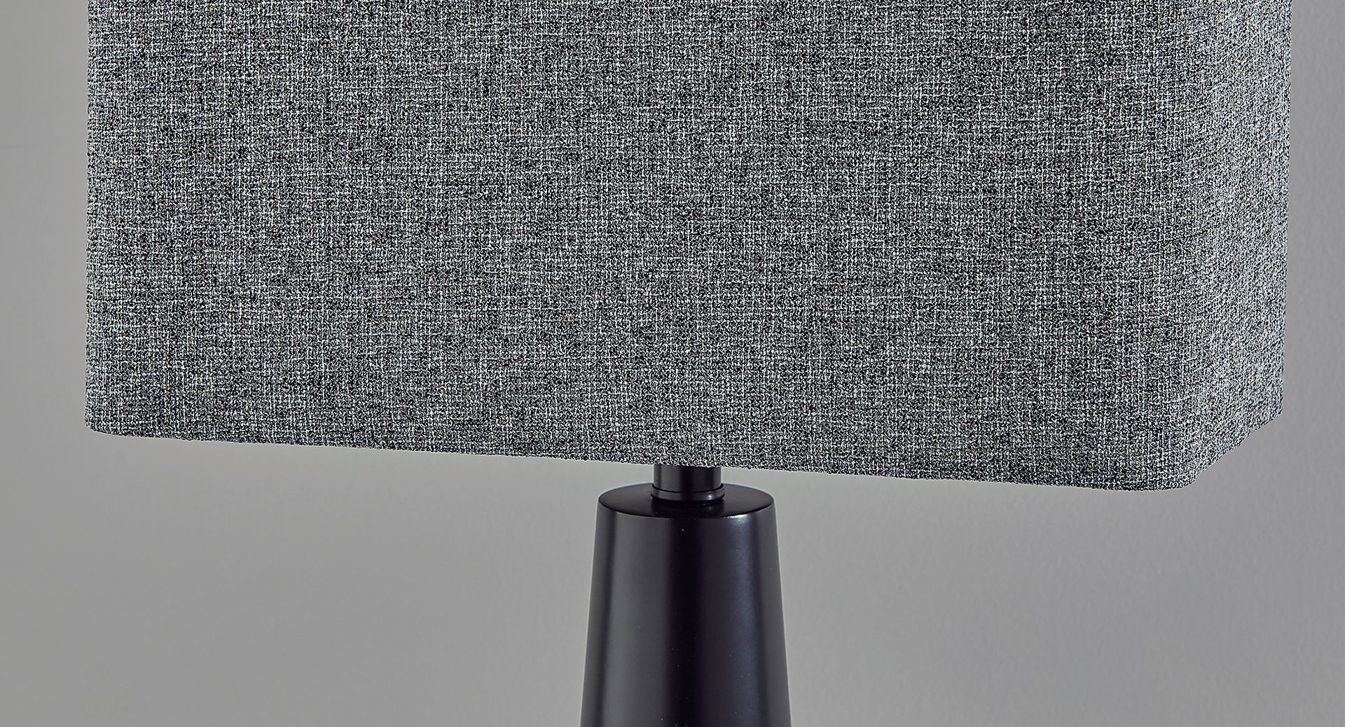 Quaker Lane Black Lamp - Image 4