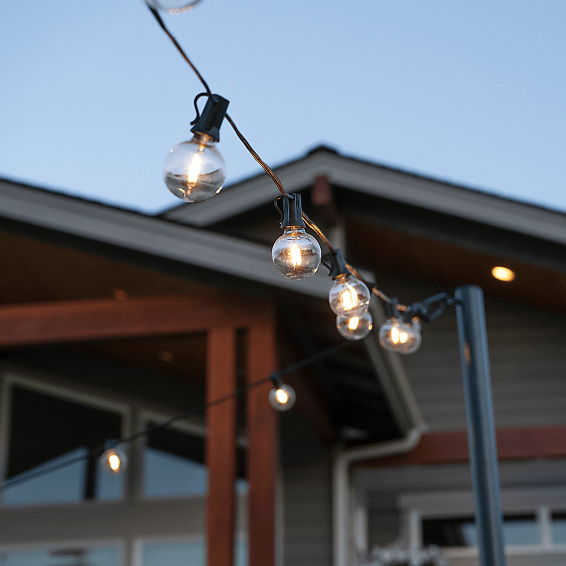 Quis Loop Outdoor Black String Lights - Image 2