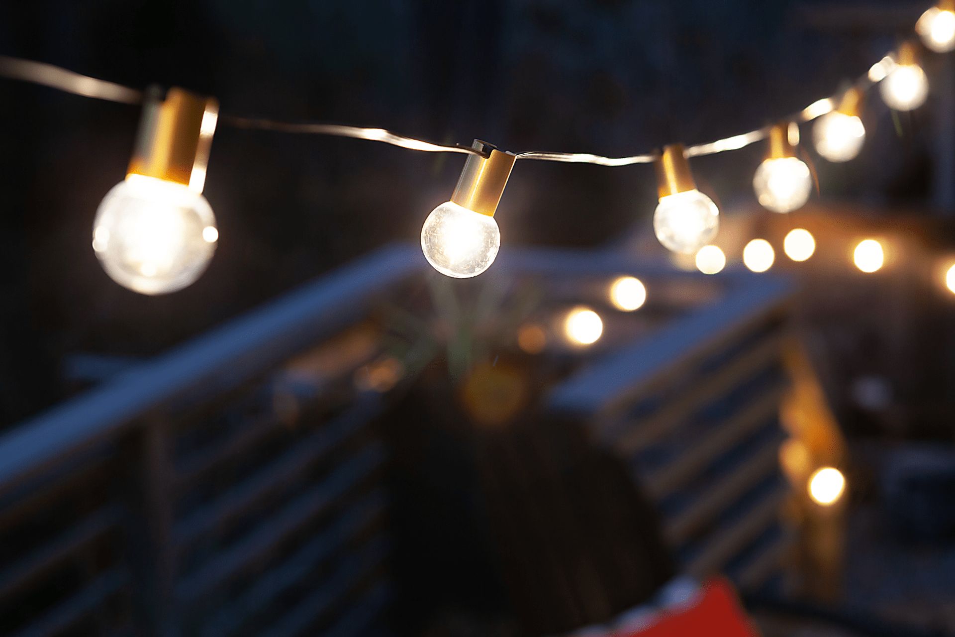 Quis Loop Outdoor Gold String Lights - Image 2