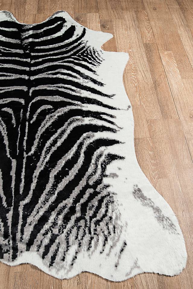 Ragny Black 5'3 x 7'10 Rug - Thumbnail - Image 3