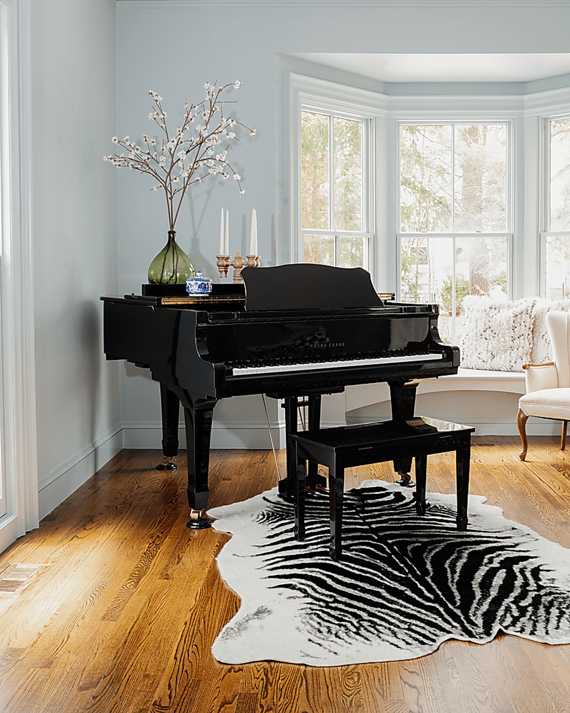 Ragny Black 5'3 x 7'10 Rug - Image 6