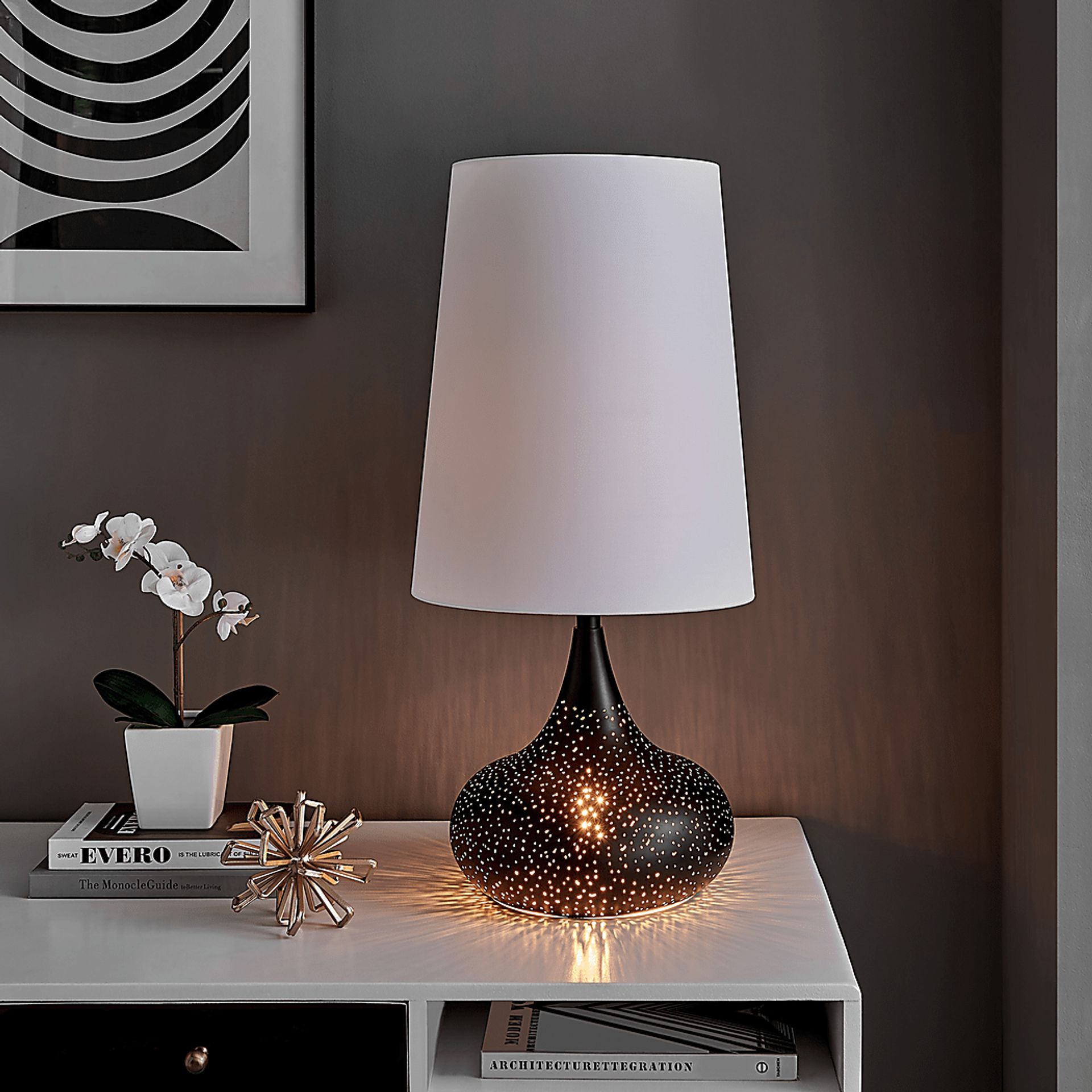 Ralkell Land Black Lamp - Image 2
