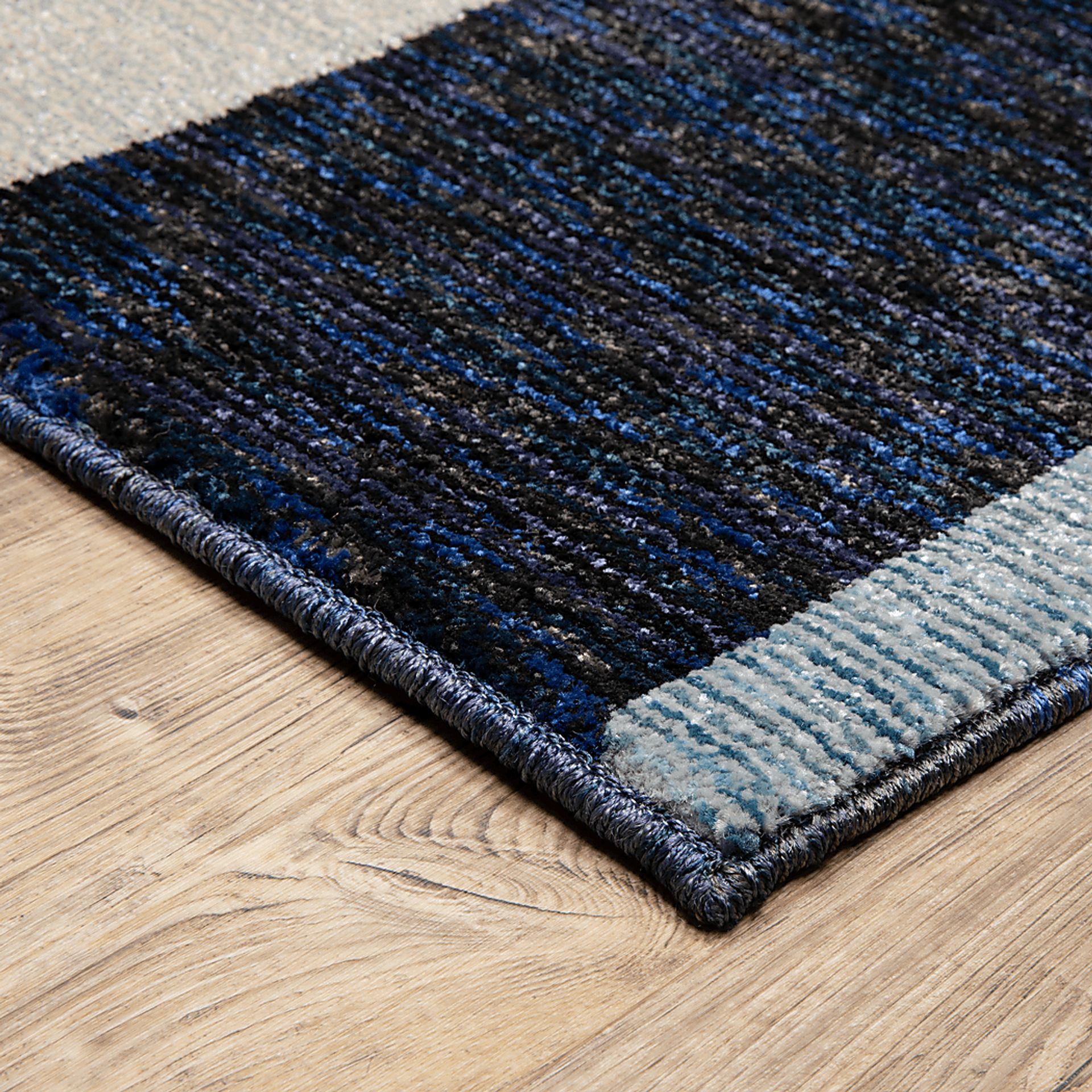 Ramla Blue 5'3 x 7'6 Rug - Image 3