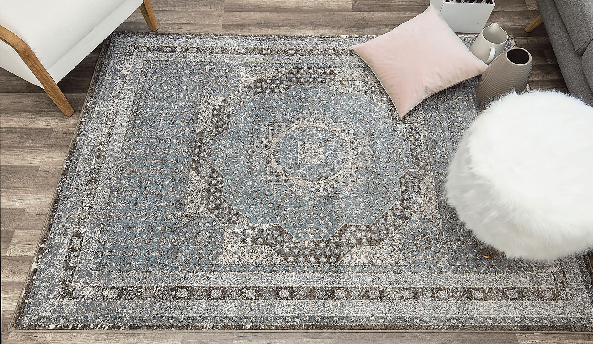 Ranvir Blue 8' x 10' Rug - Image 3