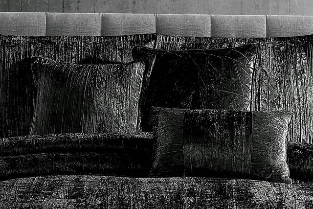 Recine Black 7 Pc Queen Comforter Set - Thumbnail - Image 4