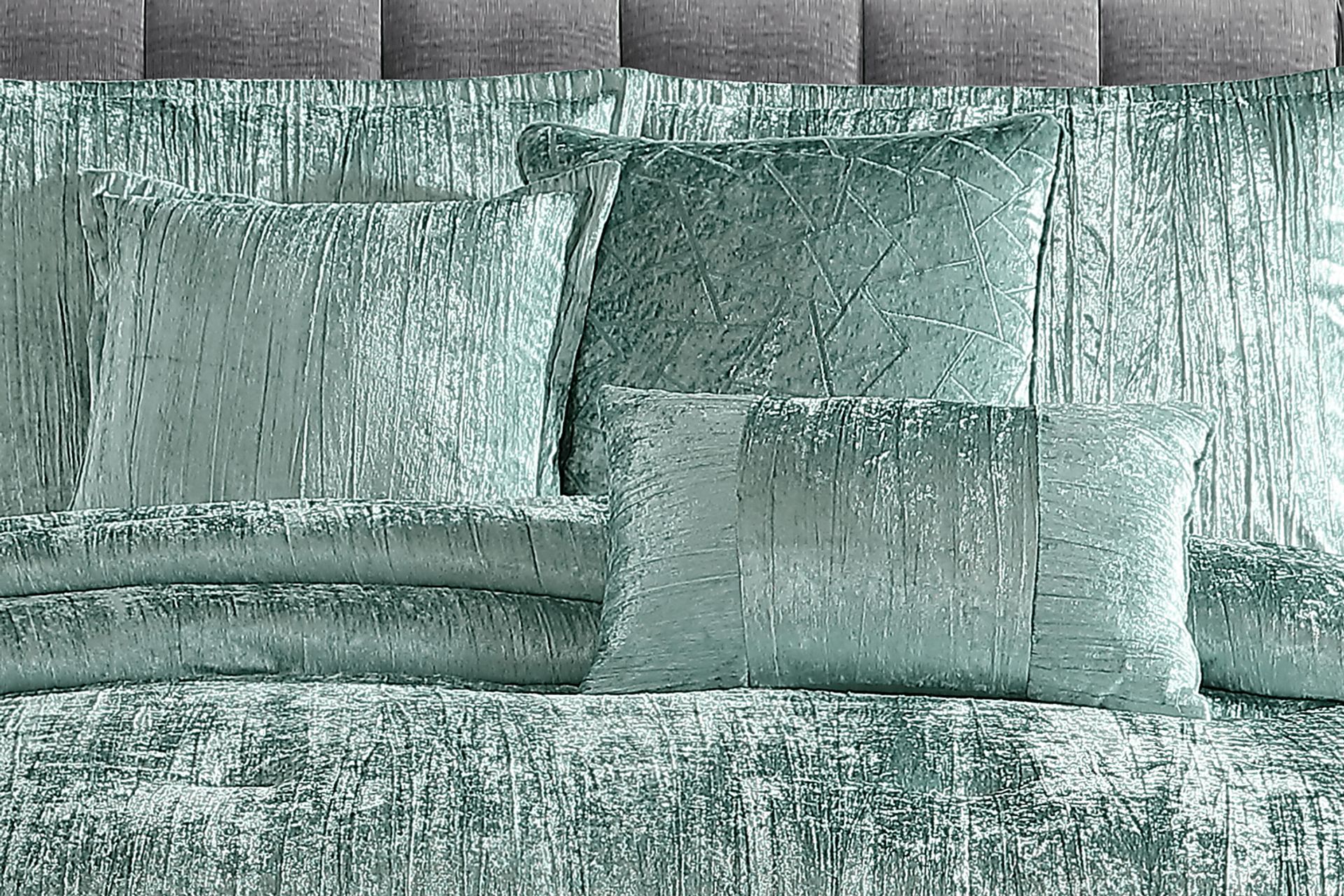 Recine Teal 7 Pc Queen Comforter Set - Image 4